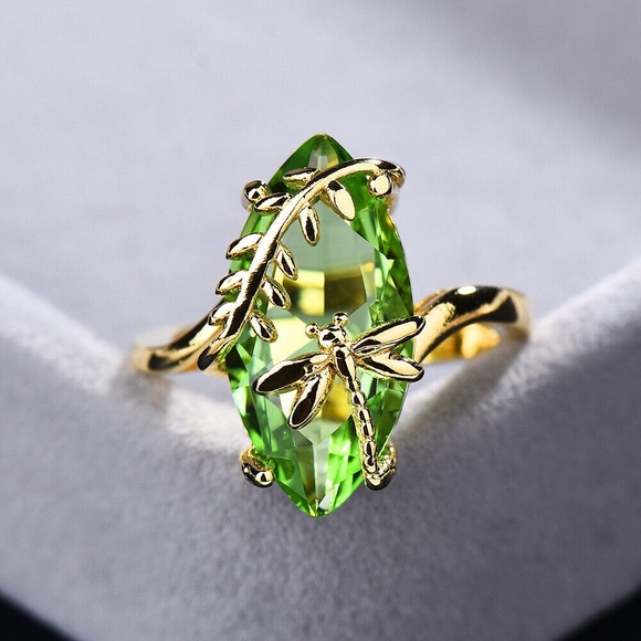 BOUTIQUE Jewelry - Green Dragonfly Ring